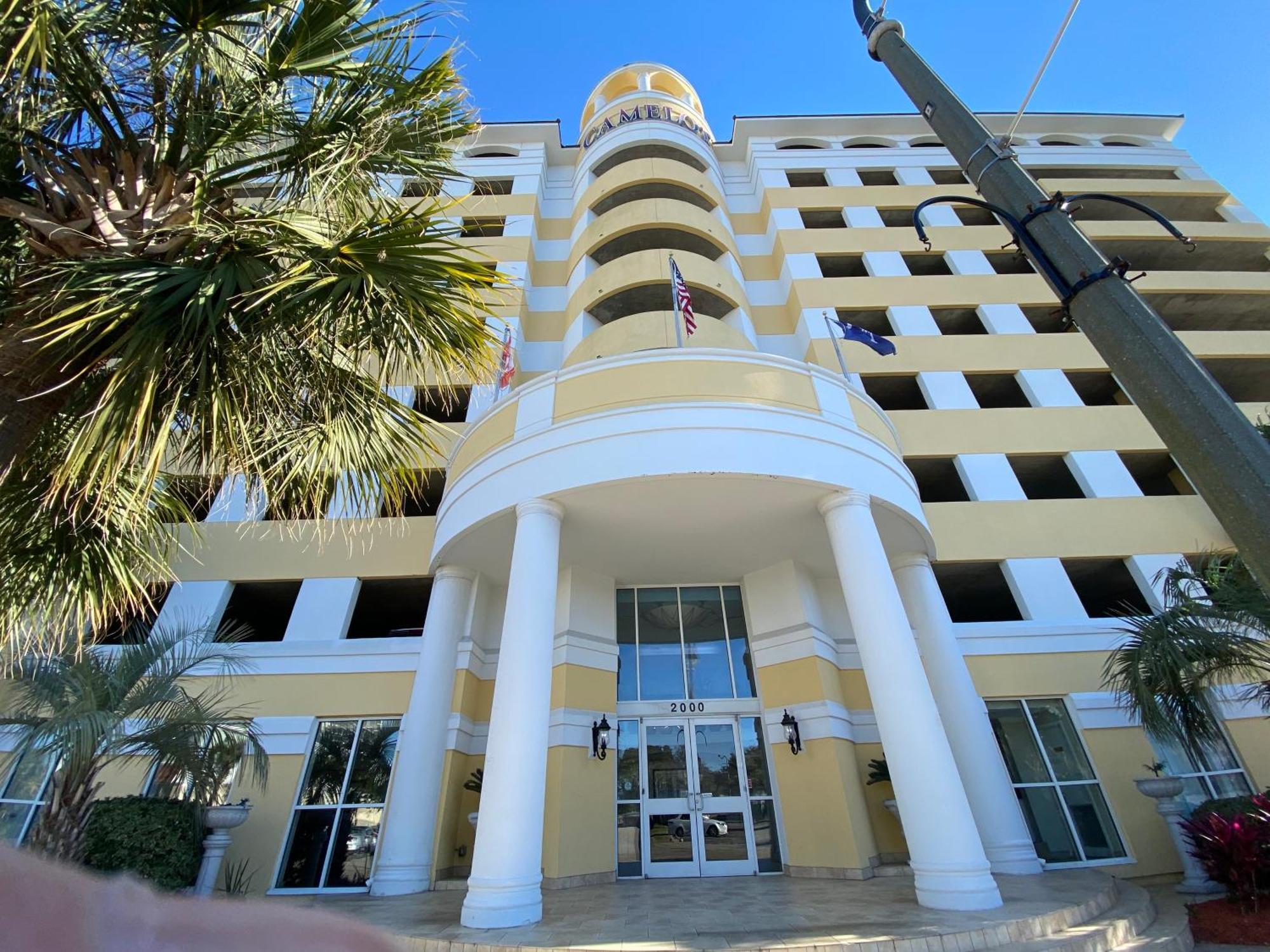 Camelot By The Sea Ocean Front Condo Миртл-Бич Экстерьер фото